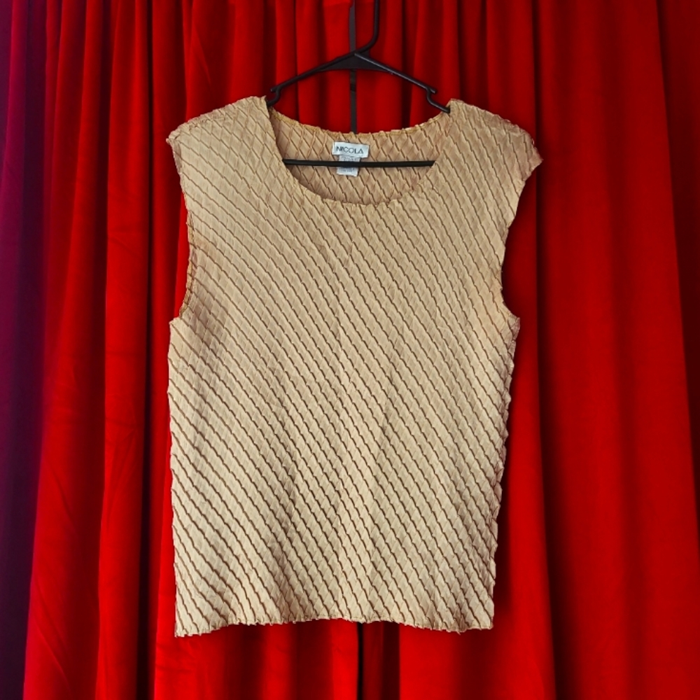 Vintage Sleeveless Shirt Satin-Like Diamond Texture